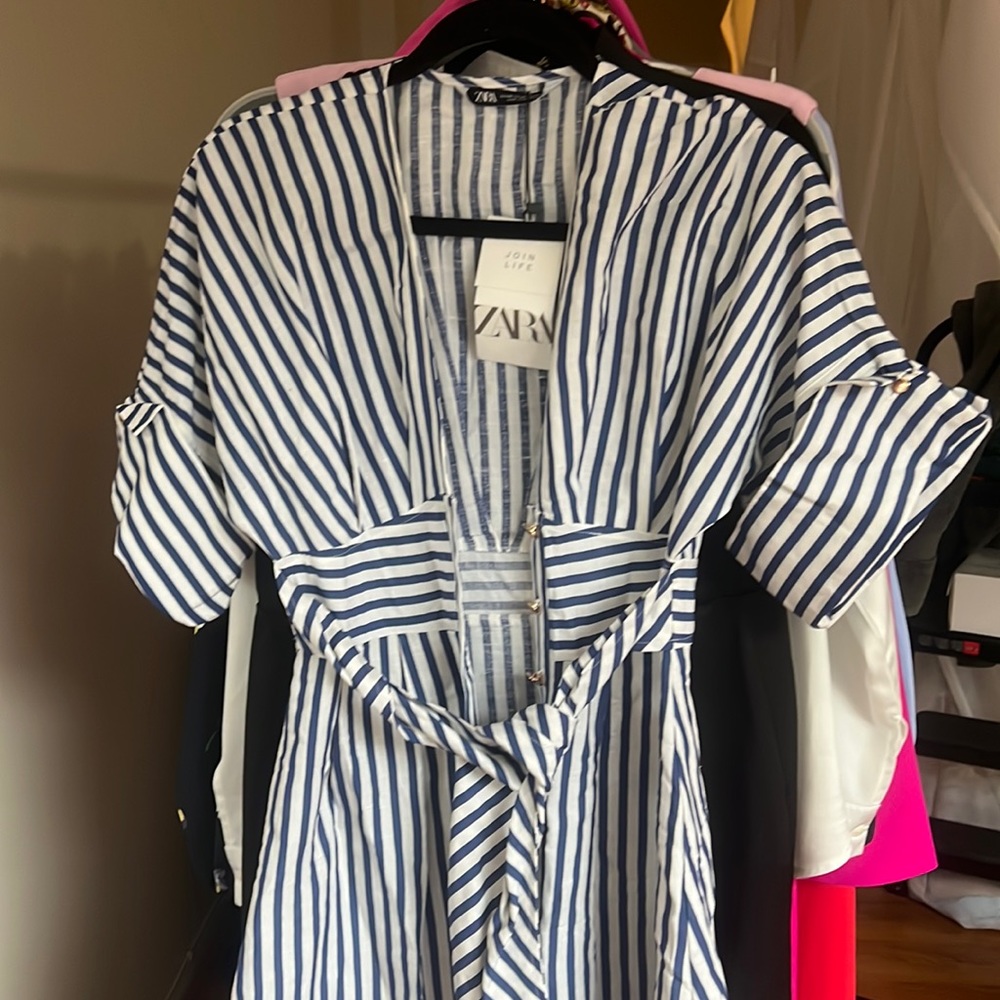 Blue and white XS summer dress from Zara. Has gold buttons and never worn!